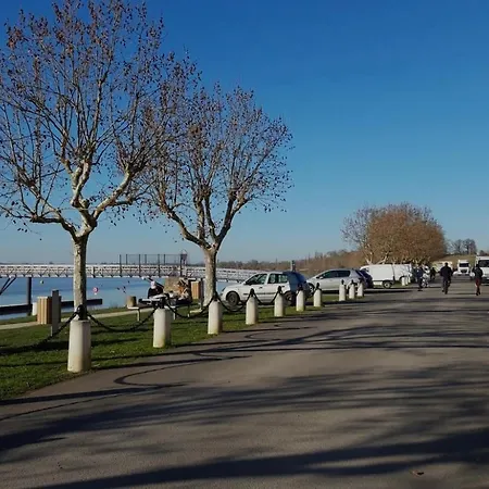 Du Port Avec Jardin Prive شقة Saint-André-de-Cubzac