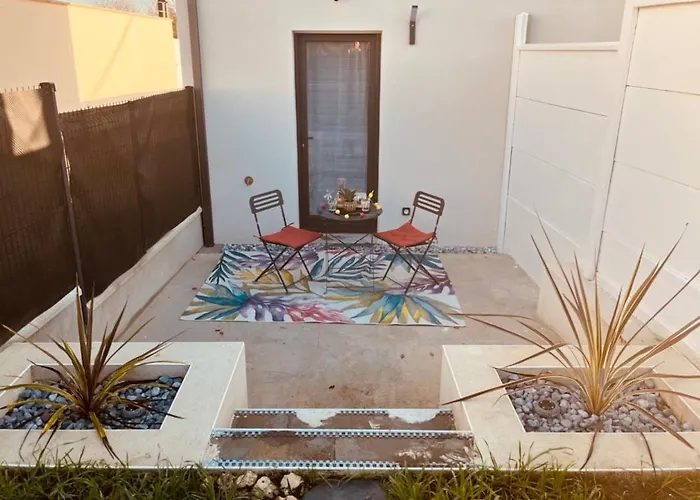 公寓 Du Port Avec Jardin Prive